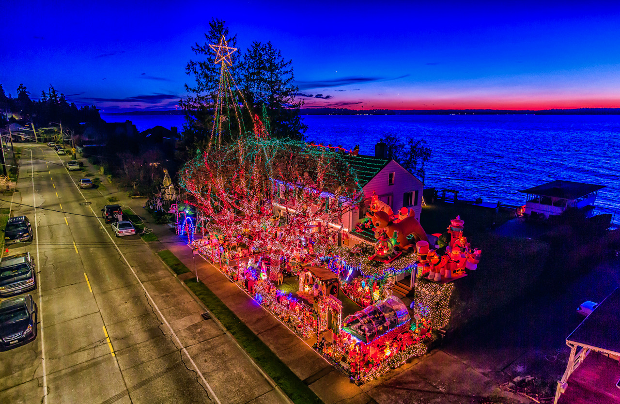 Menashe home is spectacular this Christmas Westside Seattle